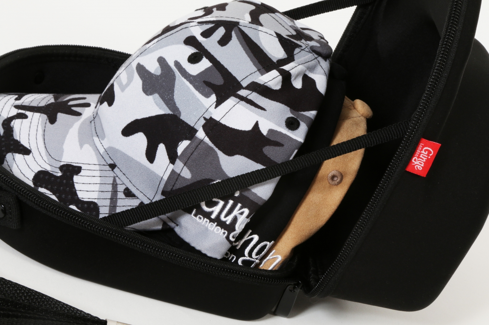 Cap Carry Case With All 3 Baseball Caps Accessories